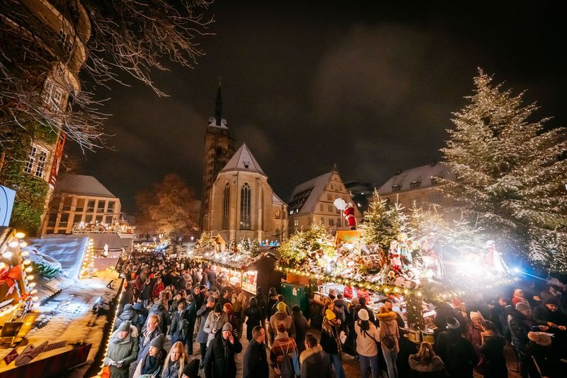 Mehr als drei Millionen Menschen besuchen den Weihnachtsmarkt Stuttgarter Weihnachtsmarkt 26.11