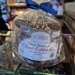 Glutenfreie Elisen-Lebkuchen in einer Plastikverpackung